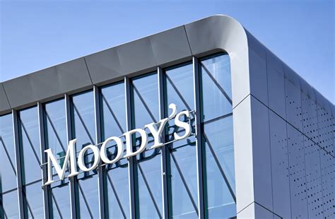 Moody's .